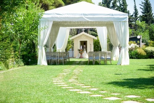 Small outdoor venue for wedding